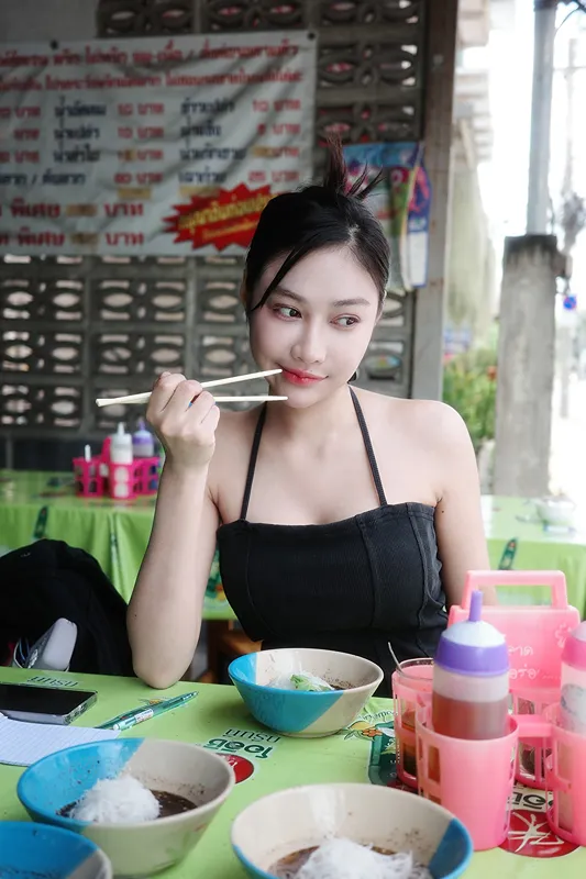 Puffploy Pairin นางแบบ